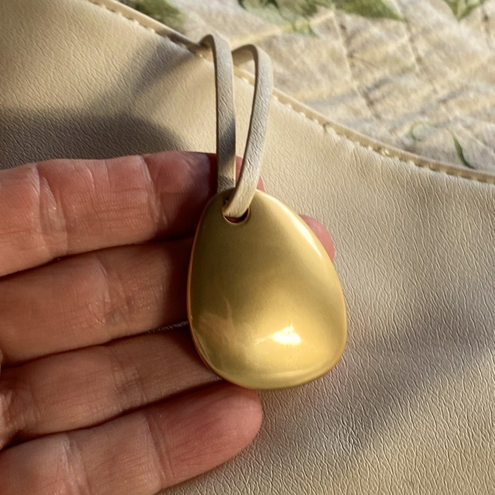 NWT Donna Karan handbag/tote,cream faux leather,gold,Cashmere Collection - Picture 9 of 12